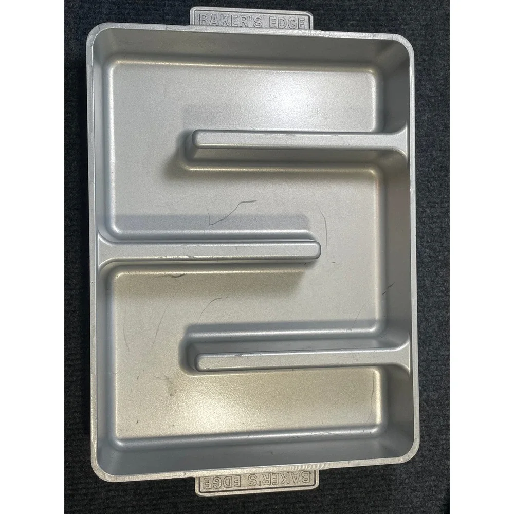Baker's Edge Nonstick Edge Brownie Pan Cast Aluminum Silver Made in USA 9x12